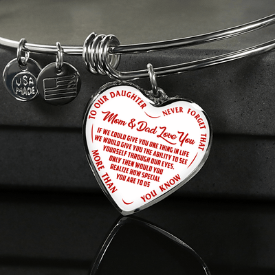 TO OUR DAUGHTER, MOM & DAD LOVE YOU, NEVER FORGET THAT - GOLD AND SILVER FINISHED HEART SHAPED NECKLACE AND BANGLE BRACELET (RED TEXT ON WHITE) EO